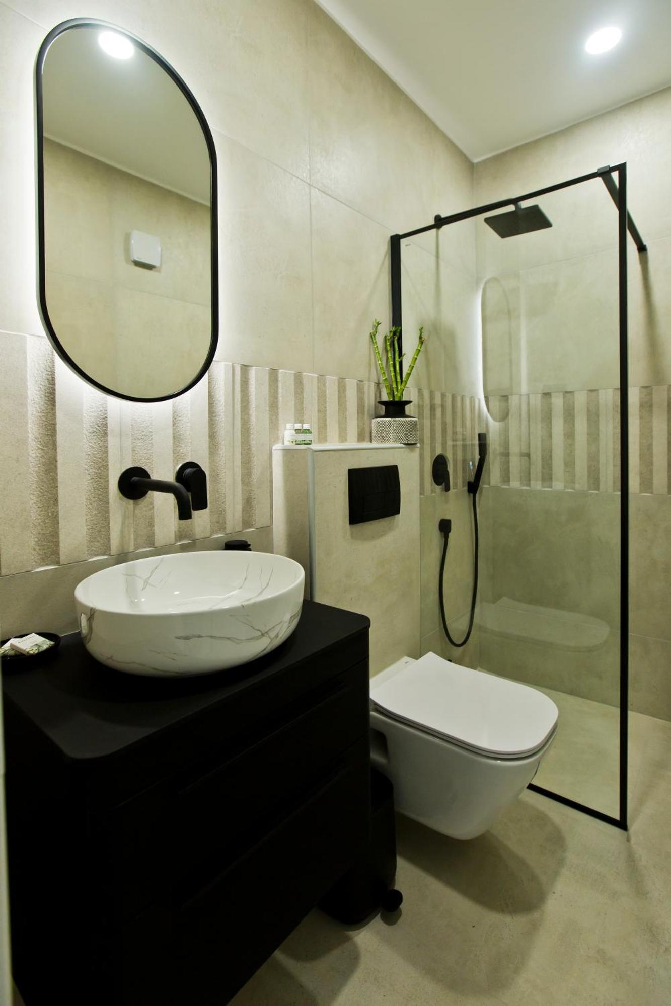 Queen Room with Spa Bath